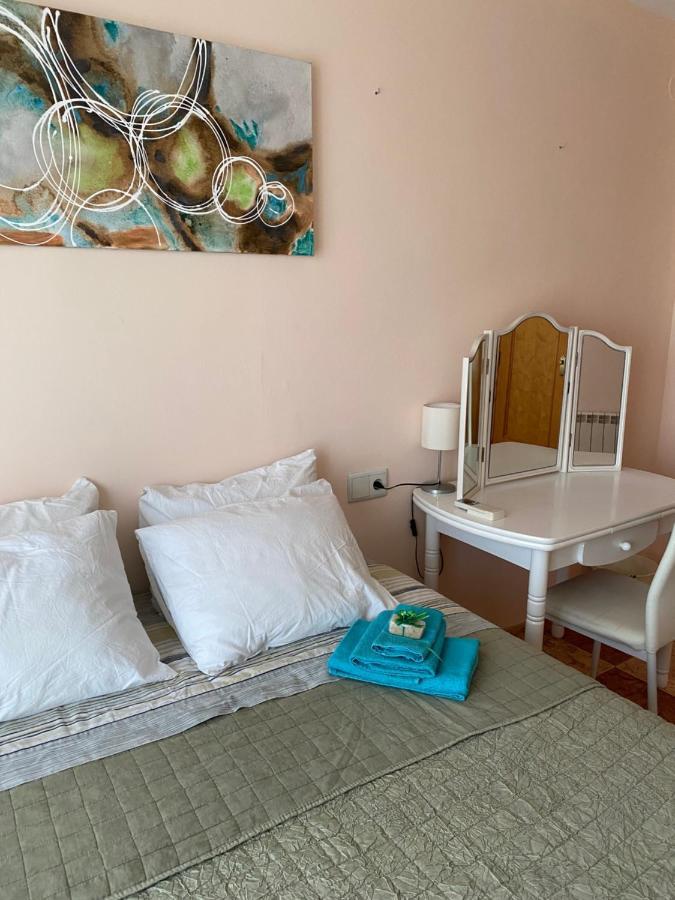 Comfortable Guest Room With Balcony Beniarjo Экстерьер фото