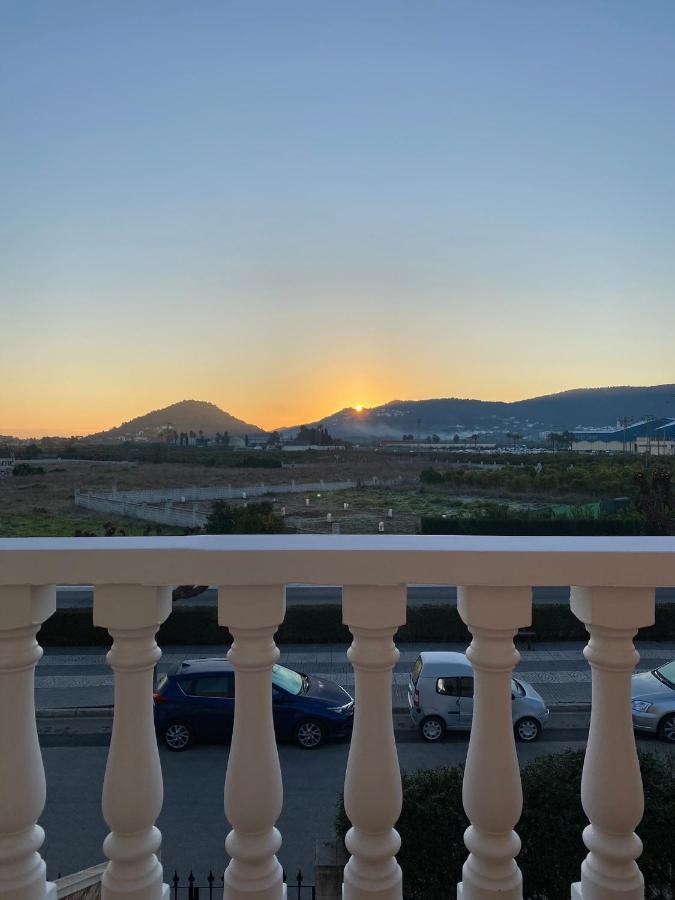 Comfortable Guest Room With Balcony Beniarjo Экстерьер фото