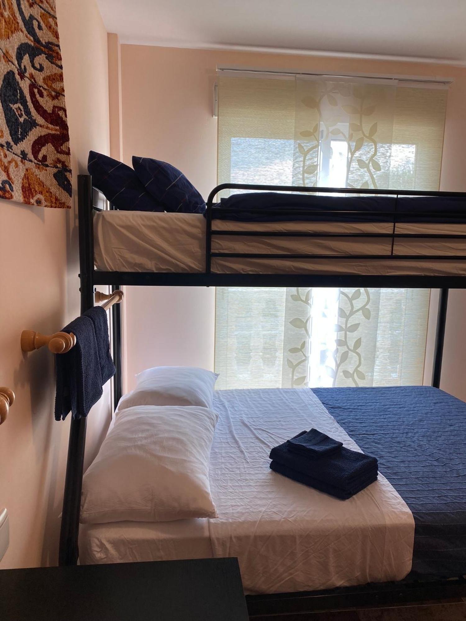 Comfortable Guest Room With Balcony Beniarjo Экстерьер фото